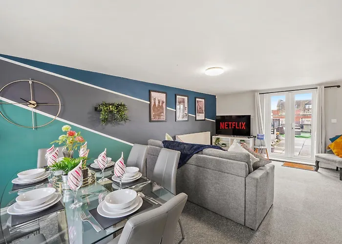 Beautiful Duplex With Private Rooftop - Sleeps 6
