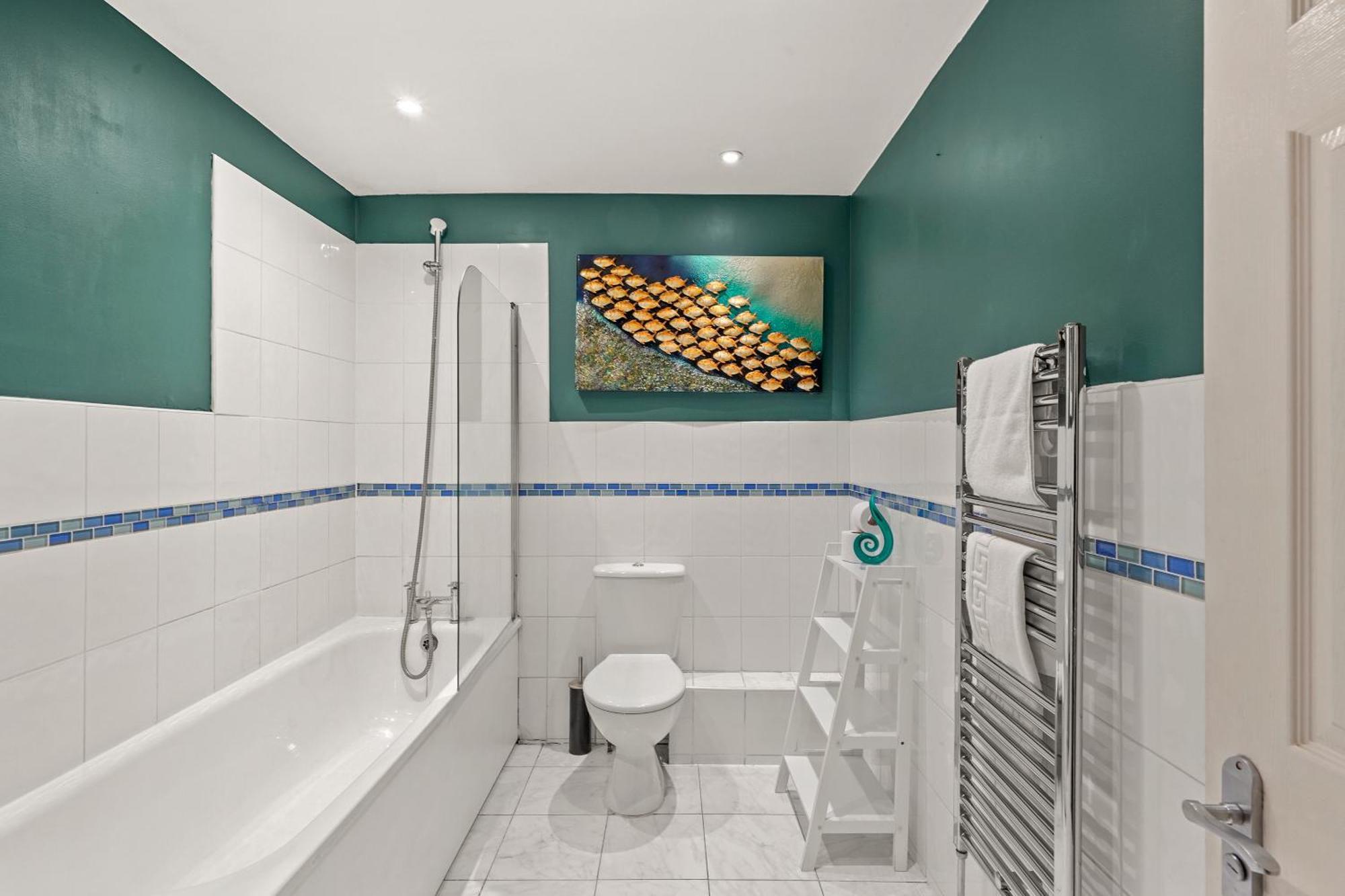 Beautiful Duplex With Private Rooftop - Sleeps 6 *